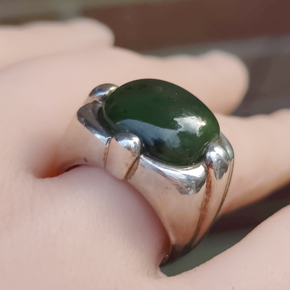 Vintage Heavy Sterling Silver Jade Ring - Picture 6 of 8